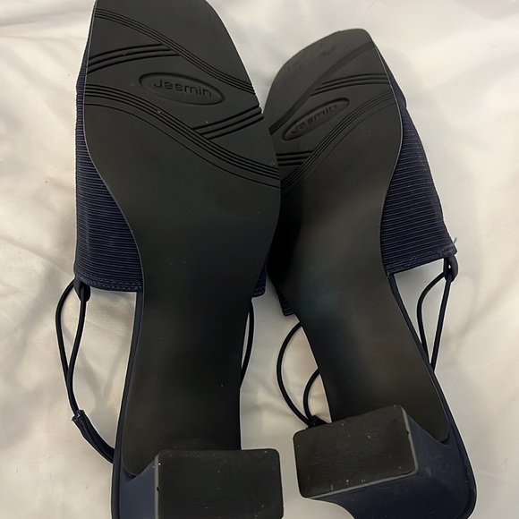 Jasmin women’s heels size 8 - Picture 3 of 4